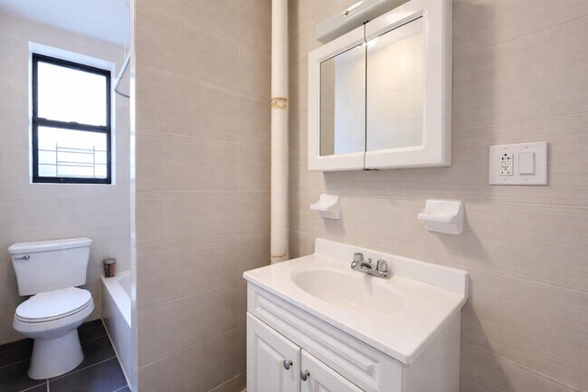 Foto del edificio - 148 W 142nd St