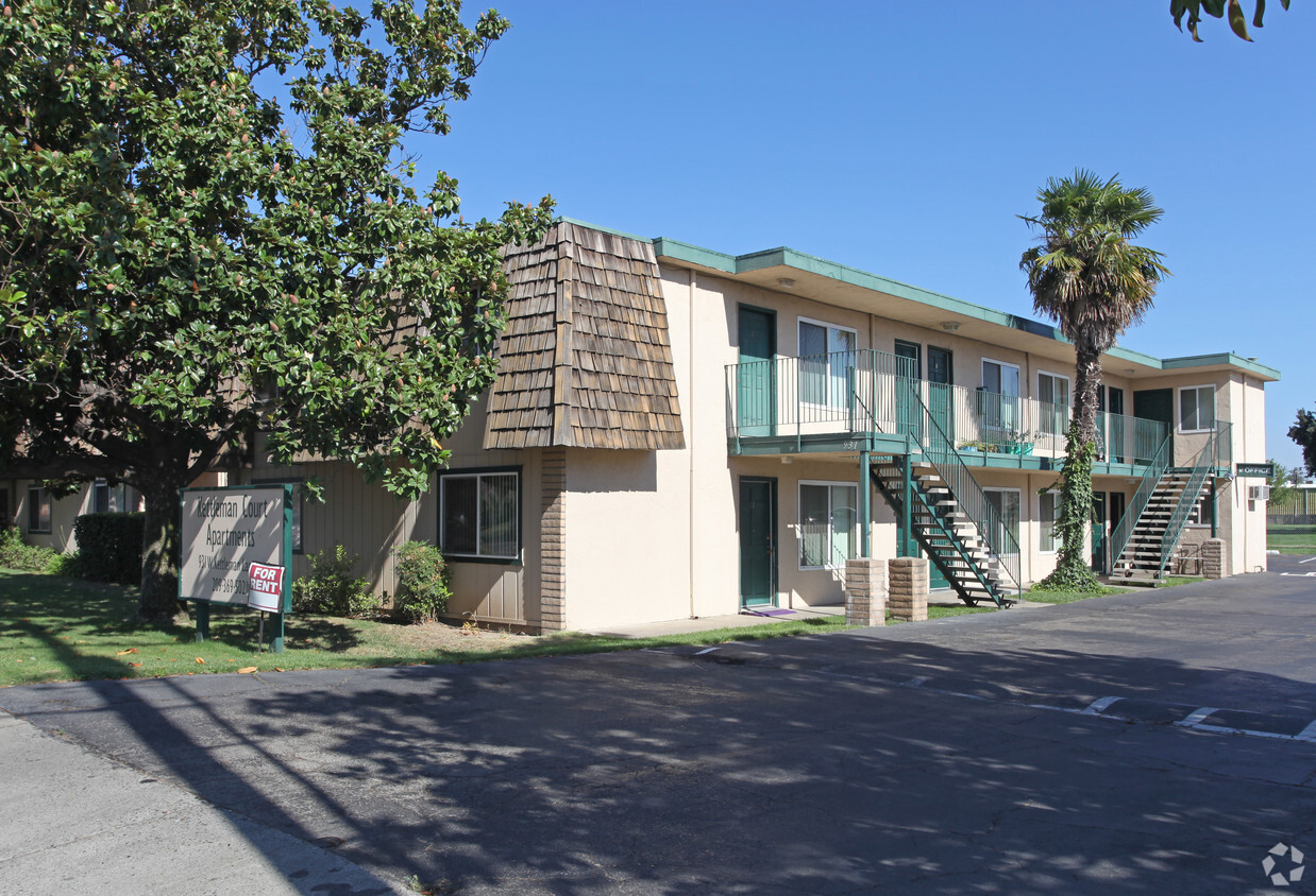 Primary Photo - Kettleman Court Apartments