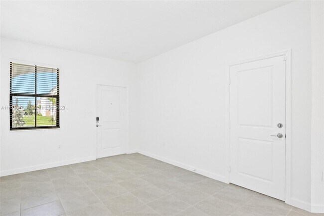Building Photo - $3,000 11934 SW 247th Terrace