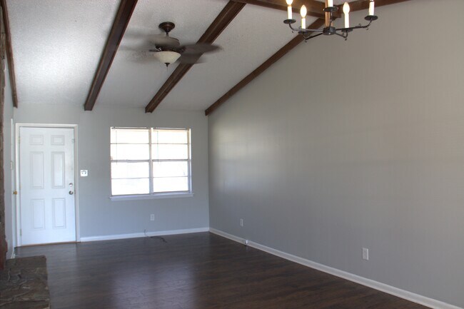 Building Photo - 3202 Gayhart Dr NW