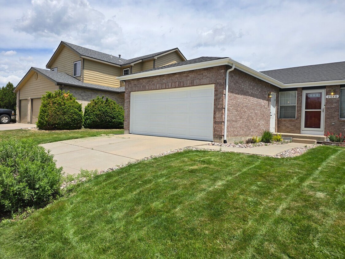 Primary Photo - AVAILABLE NOW! Sweet Little House In Westlake