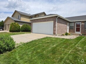 Building Photo - 2680 Bryant Dr
