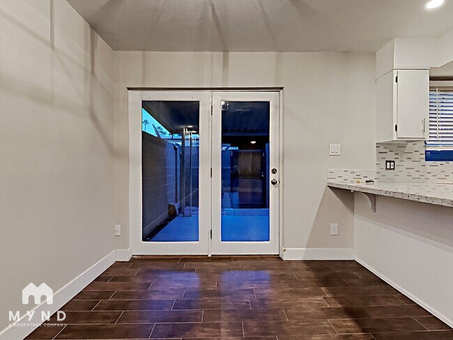 Foto del edificio - 8243 E Thomas Rd