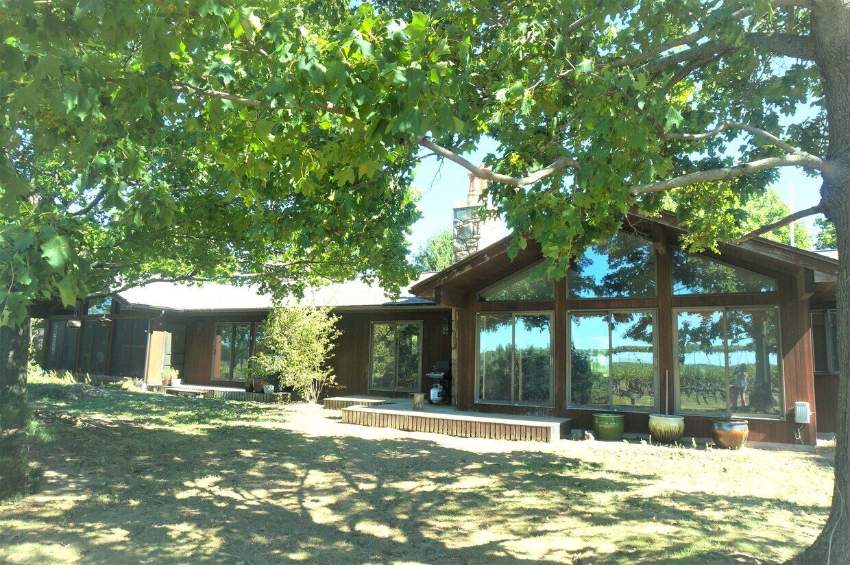 Primary Photo - 19 Pegan Ln