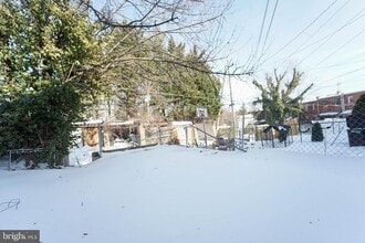 Building Photo - 809 Braeside Rd