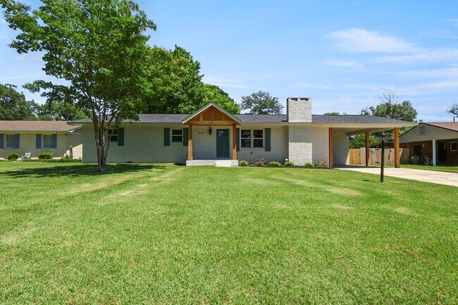 Foto del edificio - 614 Holland Ct SW