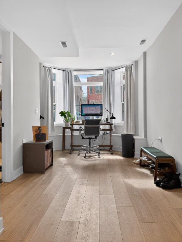 Foto del edificio - 2818 W Fletcher St