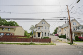 Building Photo - 134 Gorham Ave