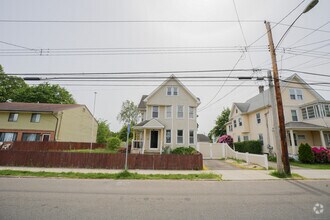 Building Photo - 134 Gorham Ave