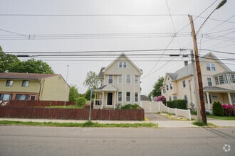 Building Photo - 134 Gorham Ave