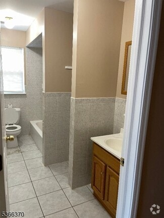 Building Photo - 18 Lisa Ct