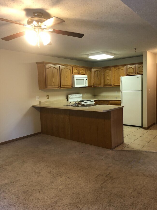 Foto del edificio - 2 Bedroom 2 Bathroom Condo--Available 06/0...