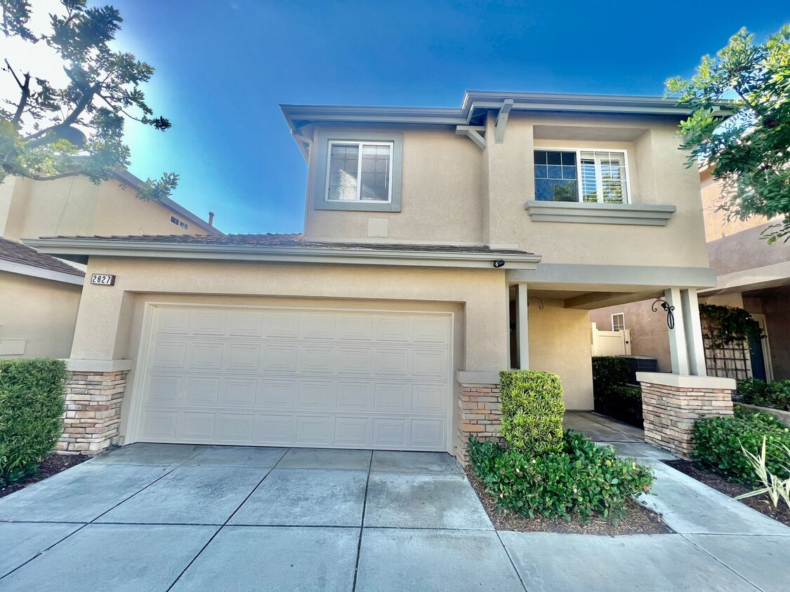 Foto principal - Beautiful 3B/3BA Home with Washer/Dryer & ...