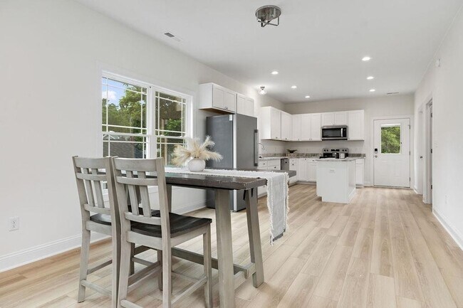 Foto del edificio - 1025 Frye St