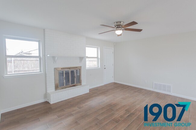 Building Photo - 211 Shiloh Dr