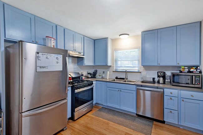 Kitchen - 1839 Sedona Ln