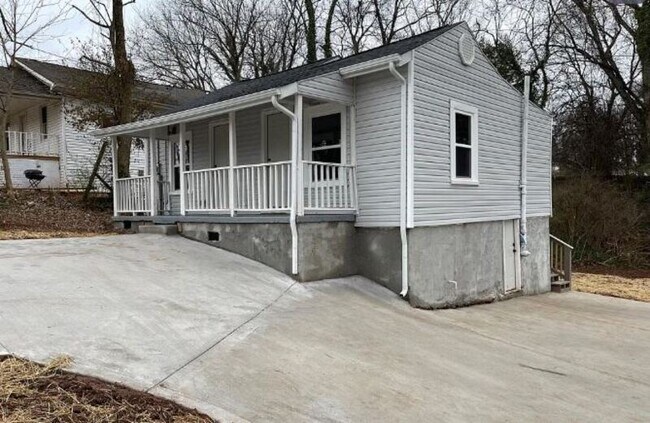 Foto del edificio - 1308 Iredell Ave