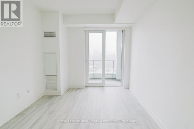 Building Photo - 121 Lower Sherbourne St