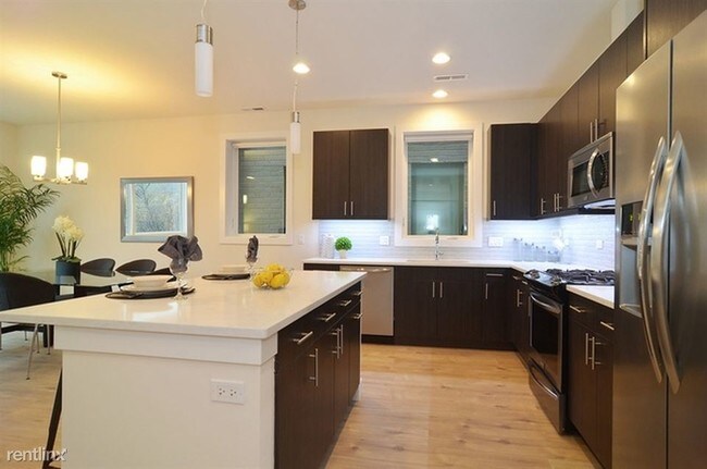 Foto del edificio - 2522 W Addison St