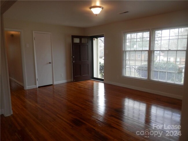 Foto del edificio - 5901 McBride St