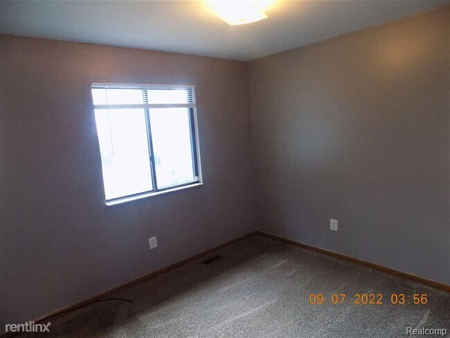 Building Photo - 21808 Pleasant Ave