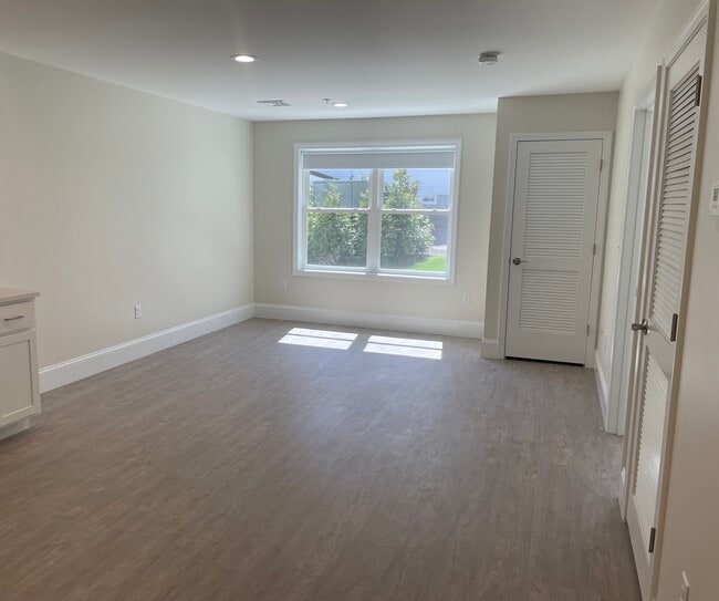 Building Photo - Brookside Apartments