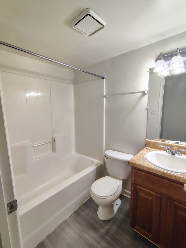 Building Photo - 600 Reusens Rd