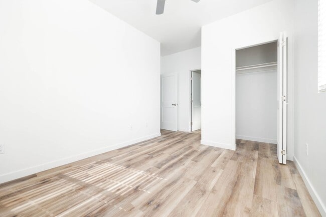 Foto del edificio - 3990 Darwin Ave