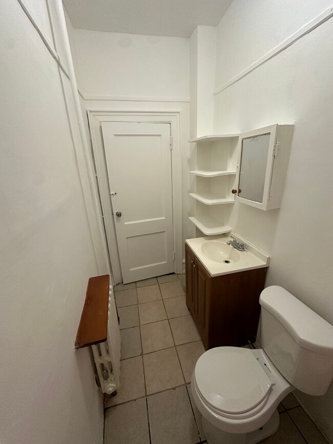 Bathroom - 4618 Walnut St