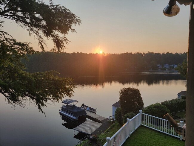 Foto del edificio - 3 Pine Tree Dr