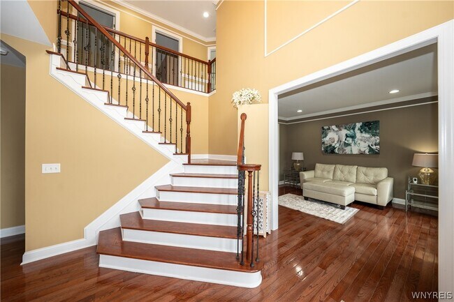 Foto del edificio - 5024 Woodway Ct