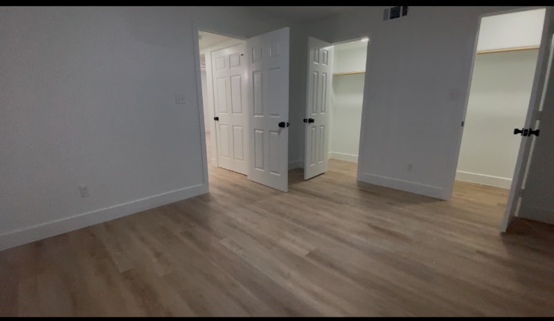 Building Photo - 125 13th St SE