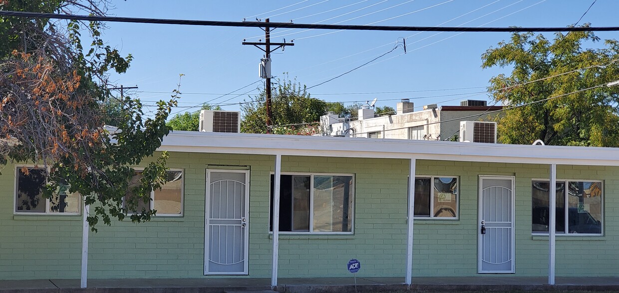 Primary Photo - 7606 N 21st Ave