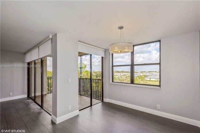 Building Photo - 105 Lake Emerald Dr