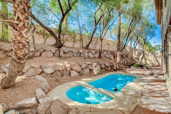 Building Photo - Luxury 5-Bedroom Guard-Gated Home with Pool, Spa & 3 En-Suite Bedrooms