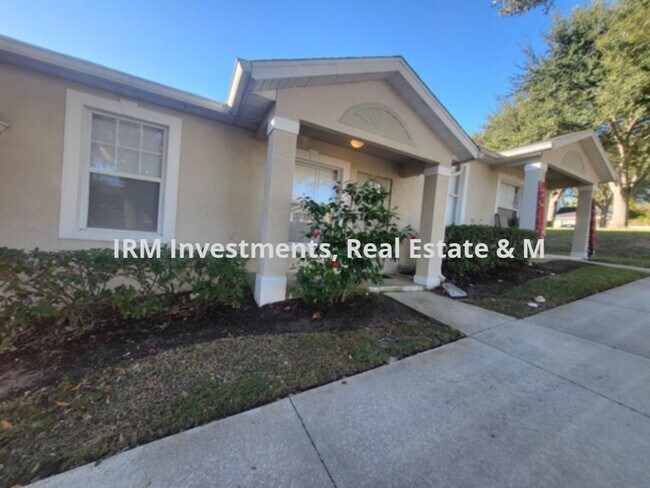 Building Photo - 2 bedroom 2 bathroom townhome