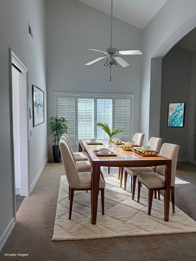 Foto del edificio - Spacious End-of-Culdesac 4-bed, 2.5-bath Home with Private Sparkling Pool & Spa