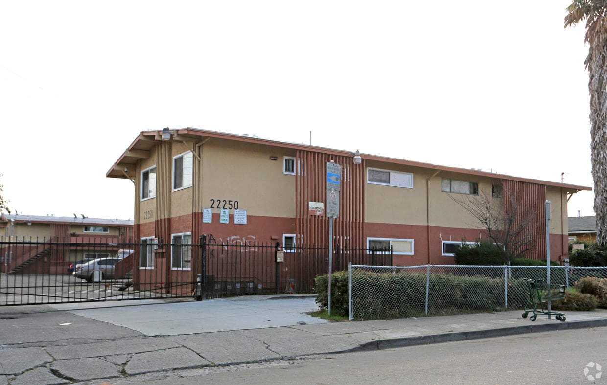 Primary Photo - 22250-22266 S Garden Ave