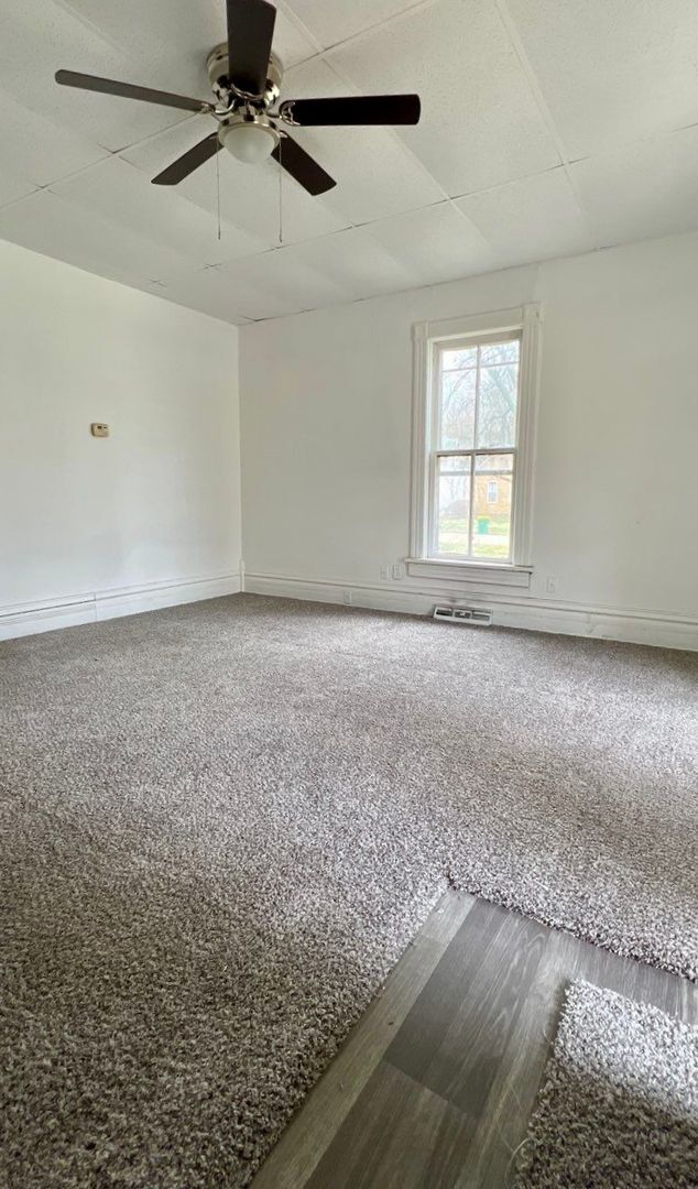 Building Photo - 2-Bedroom House for Lease – Available Earl...