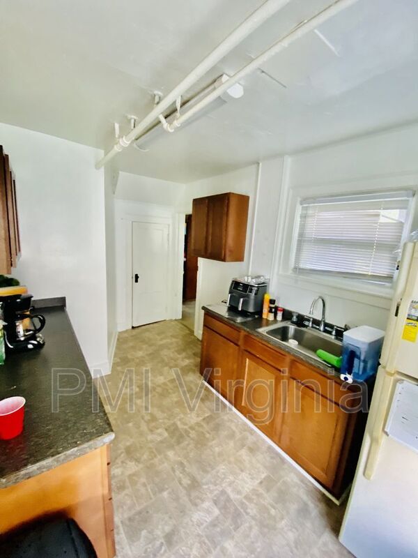 Building Photo - 75 Gillis Rd