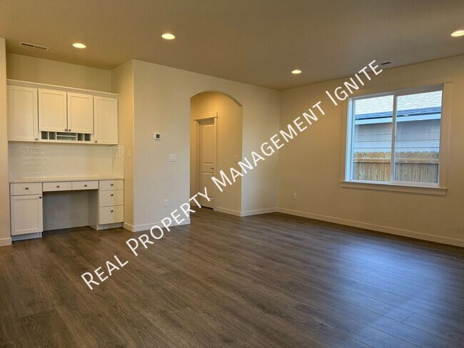 Foto del edificio - 61358 SE Preston St