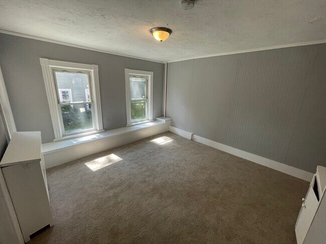 Building Photo - 78 Birch St