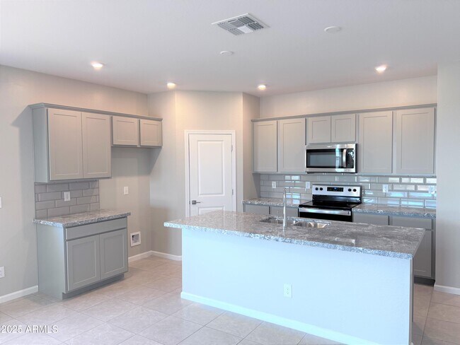 Foto del edificio - 17810 W Monte Lindo Ln