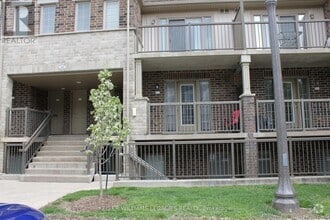 Building Photo - 242 Rachel Crescent