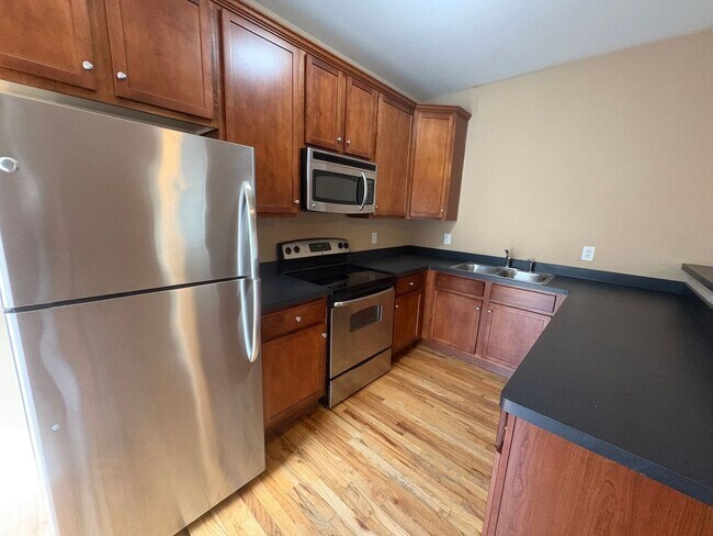 Building Photo - PRE-LEASING FOR AUGUST 2026!