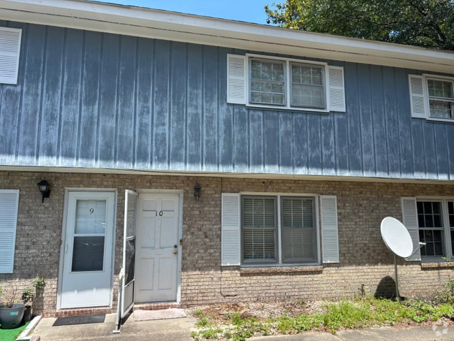 Building Photo - 808 65th Ave N