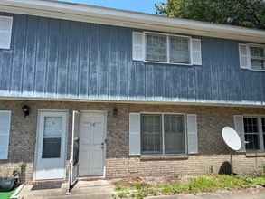 Building Photo - 808 65th Ave N