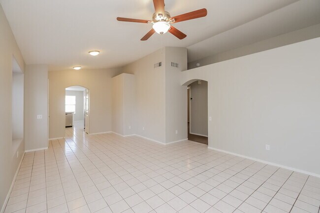 Foto del edificio - 6603 E Northridge St