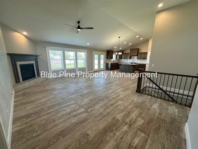 Building Photo - 679 Sterling Dr