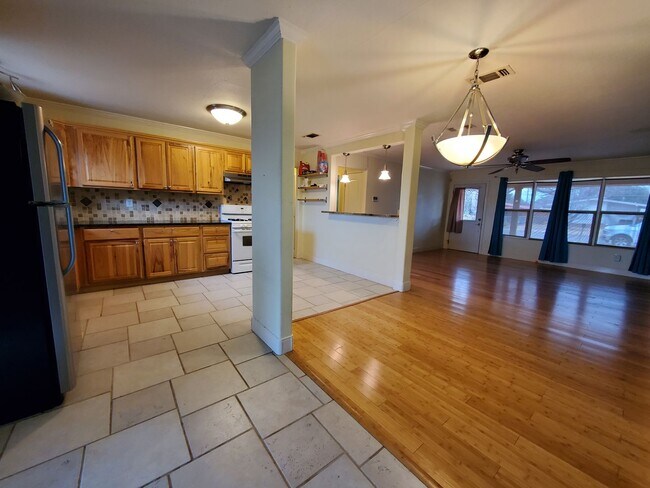 Foto del edificio - Cute 3 bedroom 2 bath Home Near the GFAFB!!!